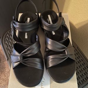 New Clarks black leather sandals. 8M.